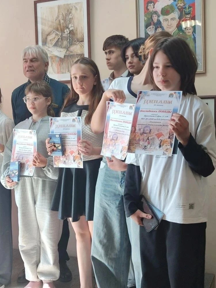 ПОЗДРАВЛЯЕМ С ПОБЕДОЙ ВО ВСЕРОССИЙСКОМ КОНКУРСЕ!  С гордостью сообщаем, что Прокопьева Софья, учениц
