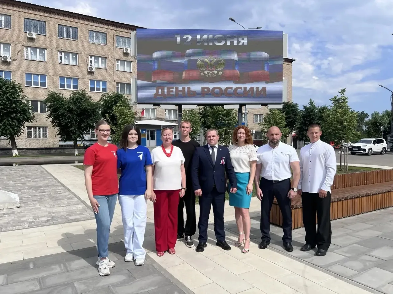 🗓️12 июня 
🤍💙❤️Есть дни, которые объединяют большое и малое, личное и общее. 
🗓️12 июня — именно