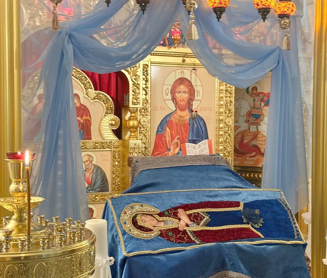 🌸Сегодня во всех храмах проходит торжественная служба-Успение Пресвятой Богородицы.