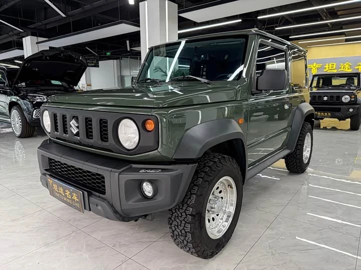 🚗 Suzuki Jimny (импорт) – компактный рамный внедорожник с полным приводом, автоматом и атмосферным 