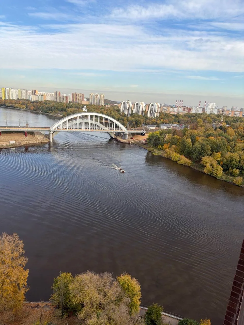 ❗️ На тихой части Левого берега, напротив «Васко да Гама», появилось ограждение, где уж...