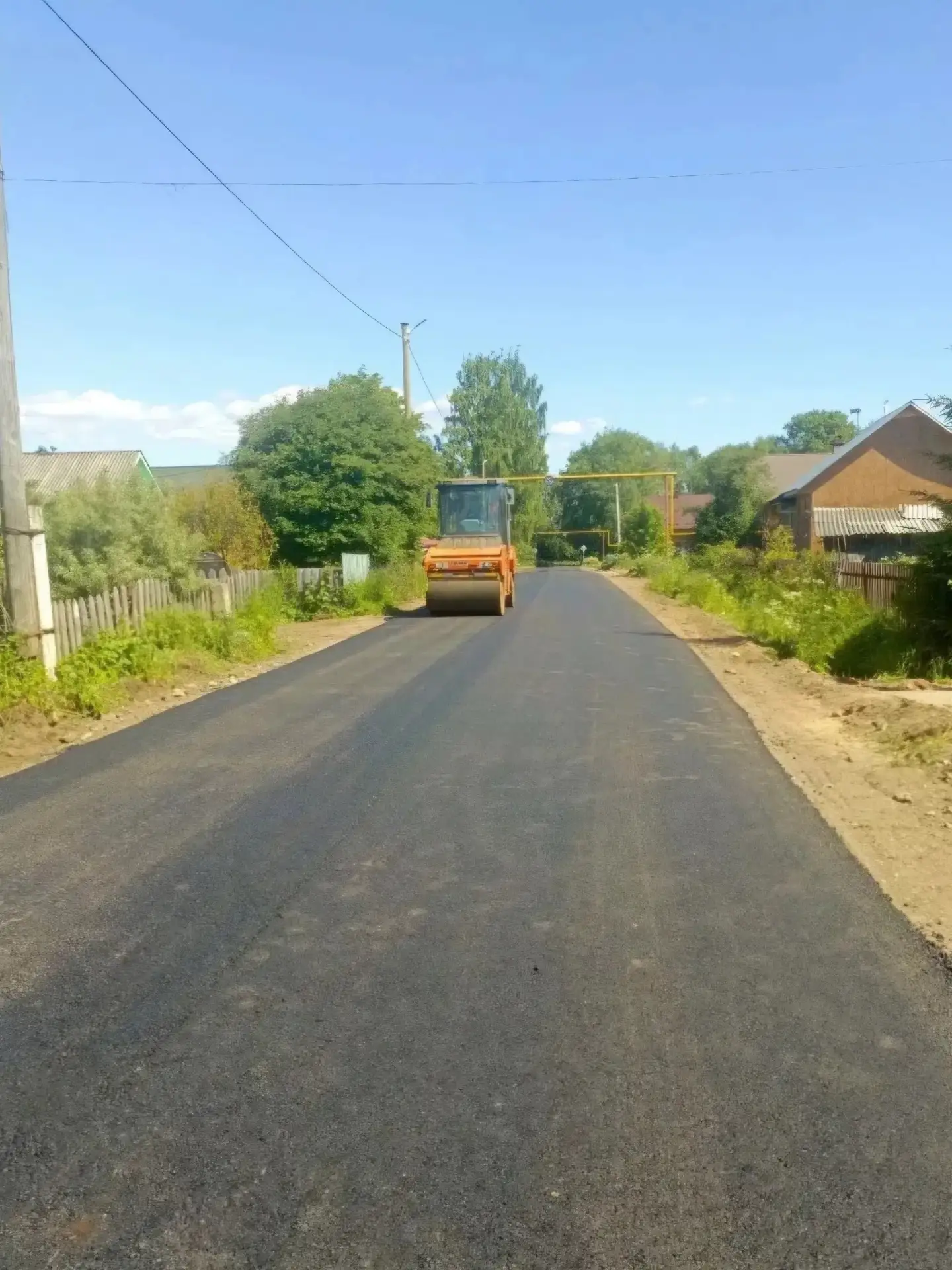🚘 Завершены работы по ремонту участка автомобильной дороги в поселке Шипицыно по ул. П...