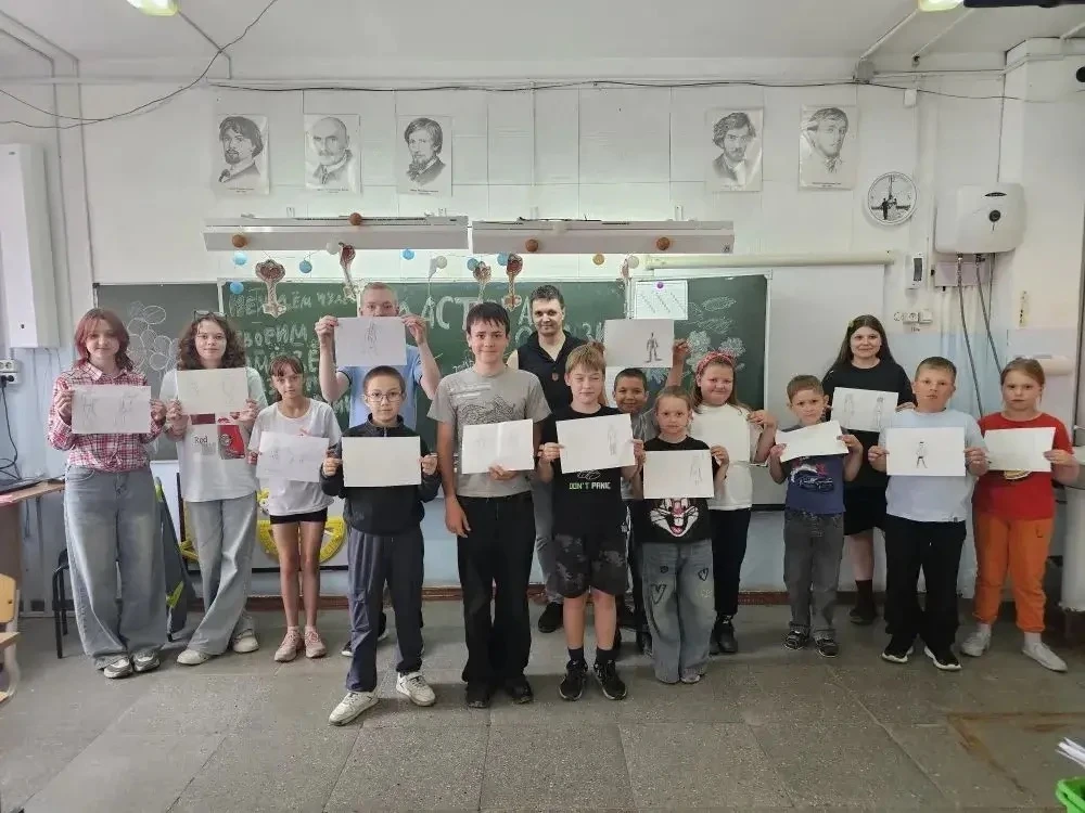✅Мастер-класс  в Ощепковской школе провел Денис Юрьевич Казаков. 

✅На занятии Денис Юрьевич показал