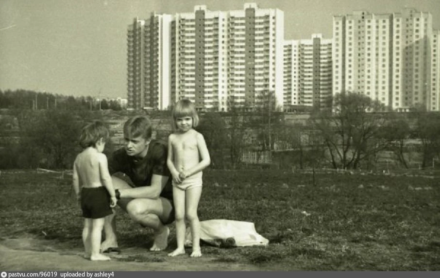 Вид на Лукинскую улицу

#Старое_НовоПеределкино

Читай главный канал о Москве