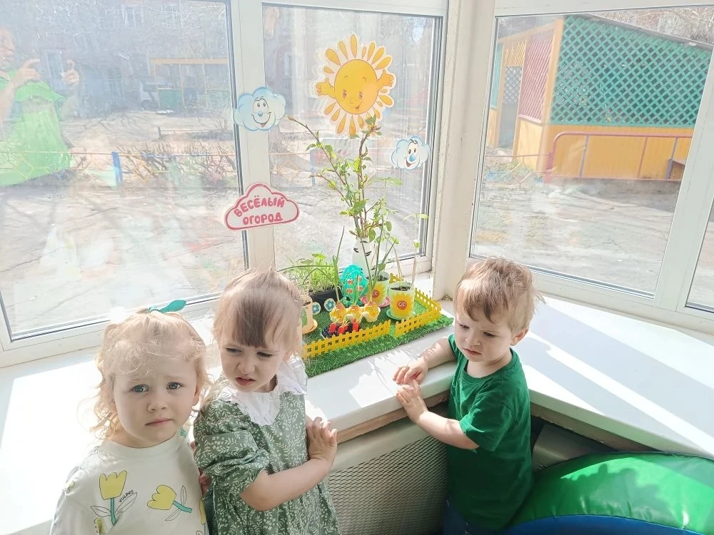 🍅🌼 У нас в детском саду весна расцвела не только на улице, но и на подоконниках! Мы завели огород,