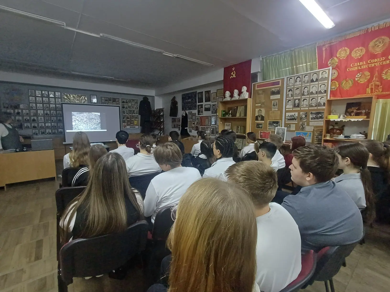 📚 **Без срока давности**   Вчера прошли музейные уроки, организованные руководителем музея И.М. Ерем