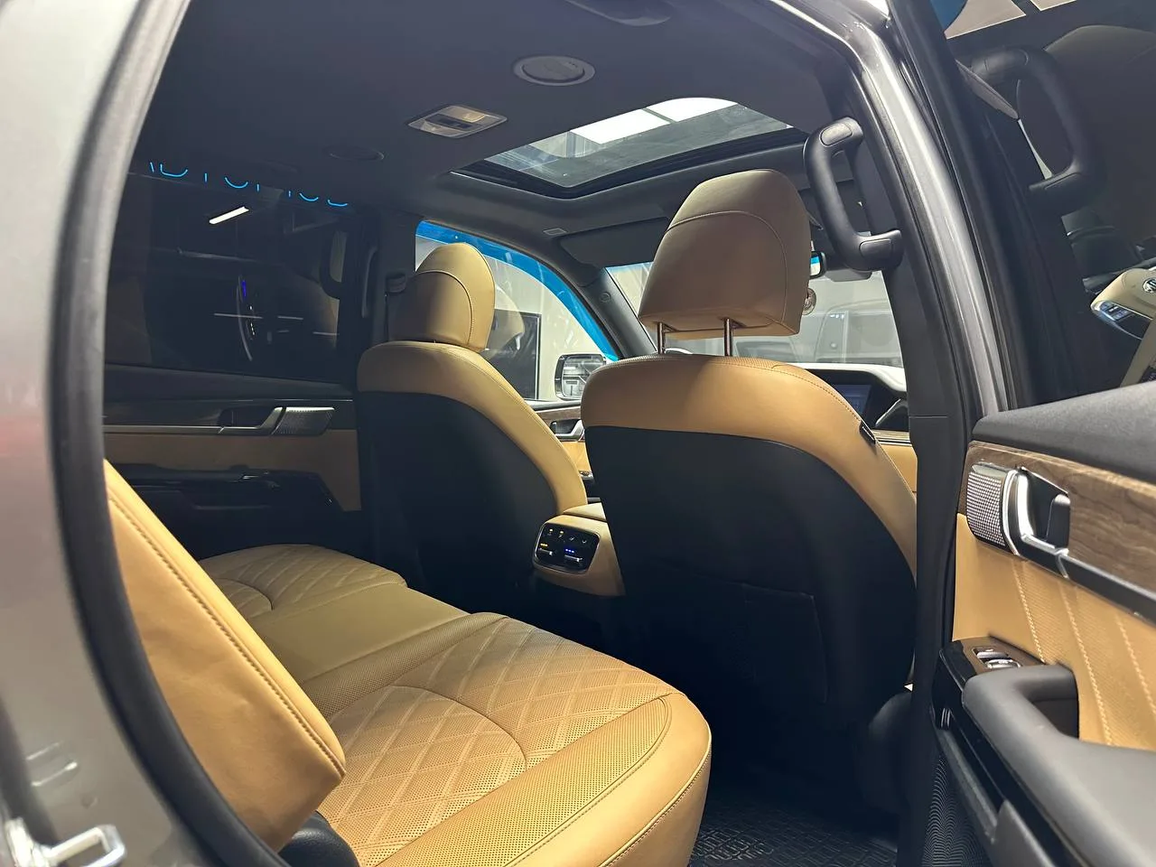Скидка 500.000 🚙KIA Mohave  Год выпуска 2022 Дизель 3.0(249л.с) АТ 4WD Пробег 73.000 км  Комплектаци