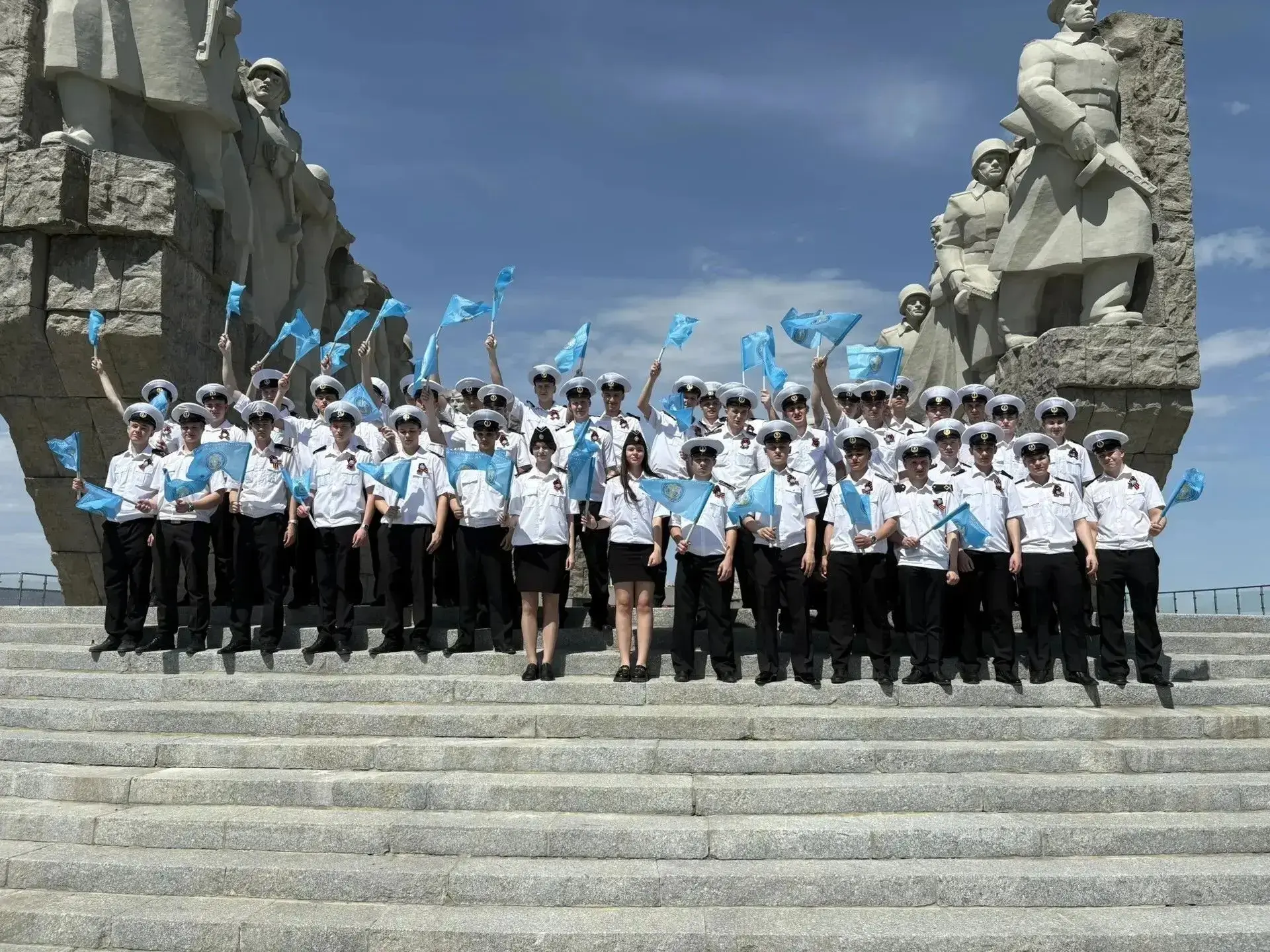 21.05.2026 г. курсанты Морского колледжа посетили Народный военно-исторический музейный комплекс Вел