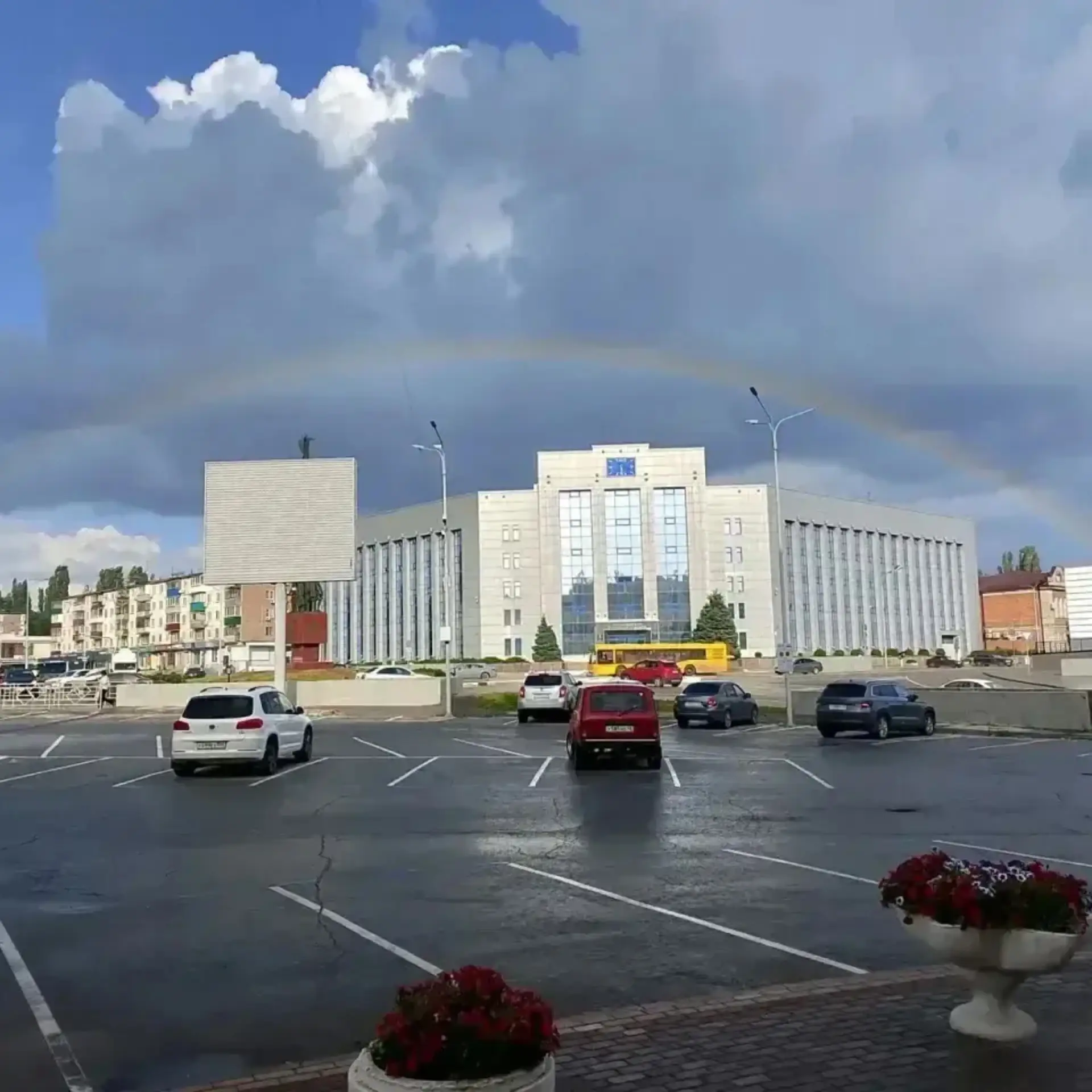 🌈 Радуга появилась в небе над Липецком.

Красиво? 👍/👎

👉 Подписаться на Липецкач