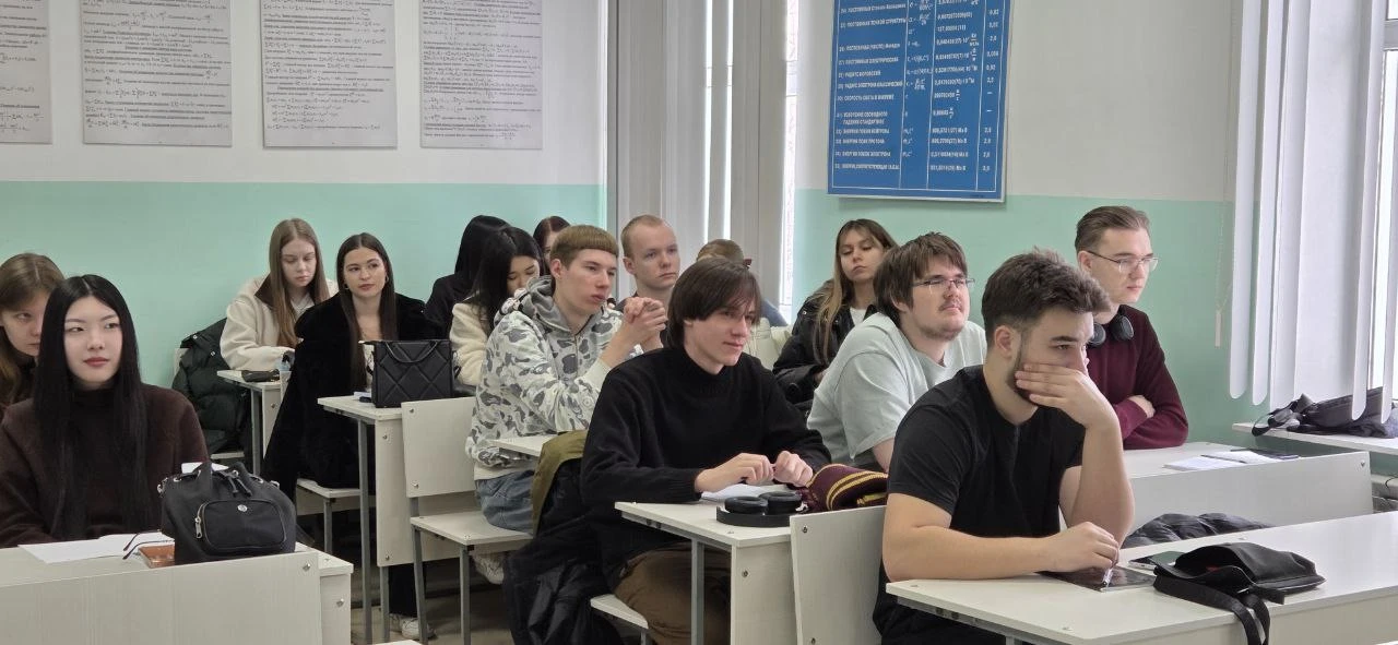 Будущие юристы Сахалина погрузились в реалии следственной работы: в СахИЖТ прошла деловая игра «Ночн