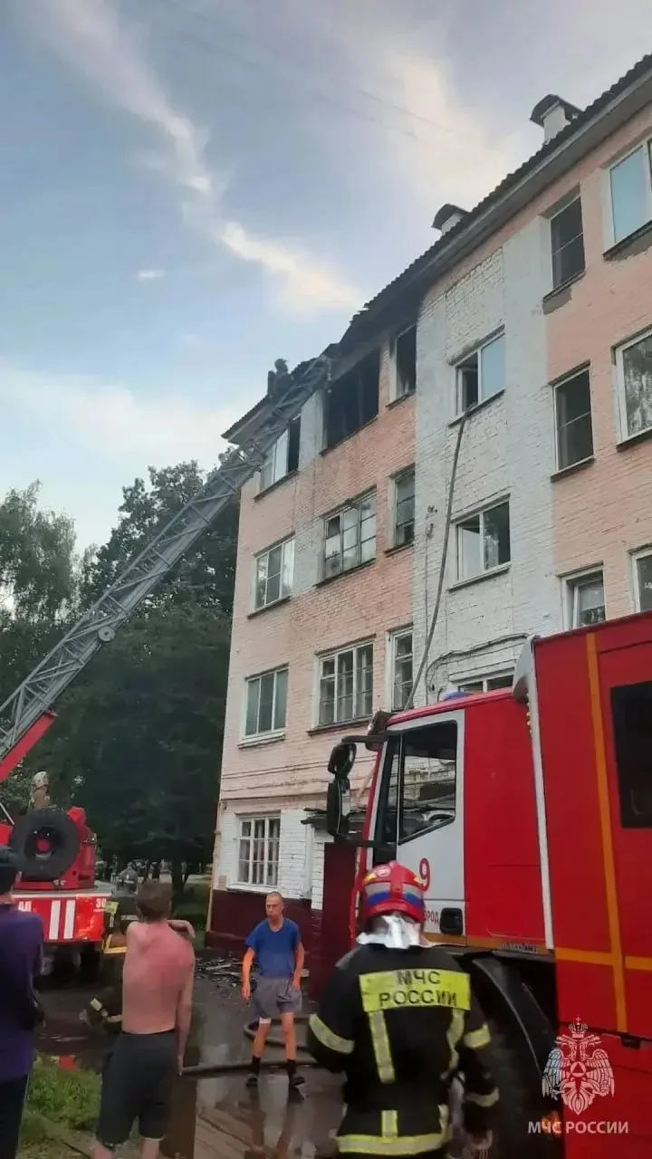 ❗️Квартира загорелась в доме на проспекте Ильича в Нижнем Новгороде. Один человек пострадал.

Пламя 