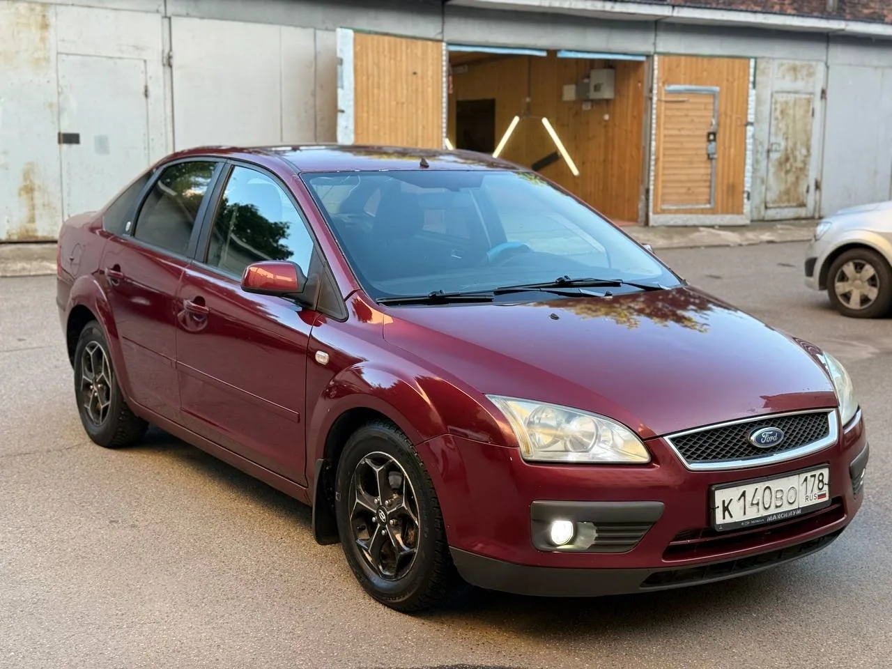 2005 год 1.6 ат. 285 торг. Может кому для себя нужен.