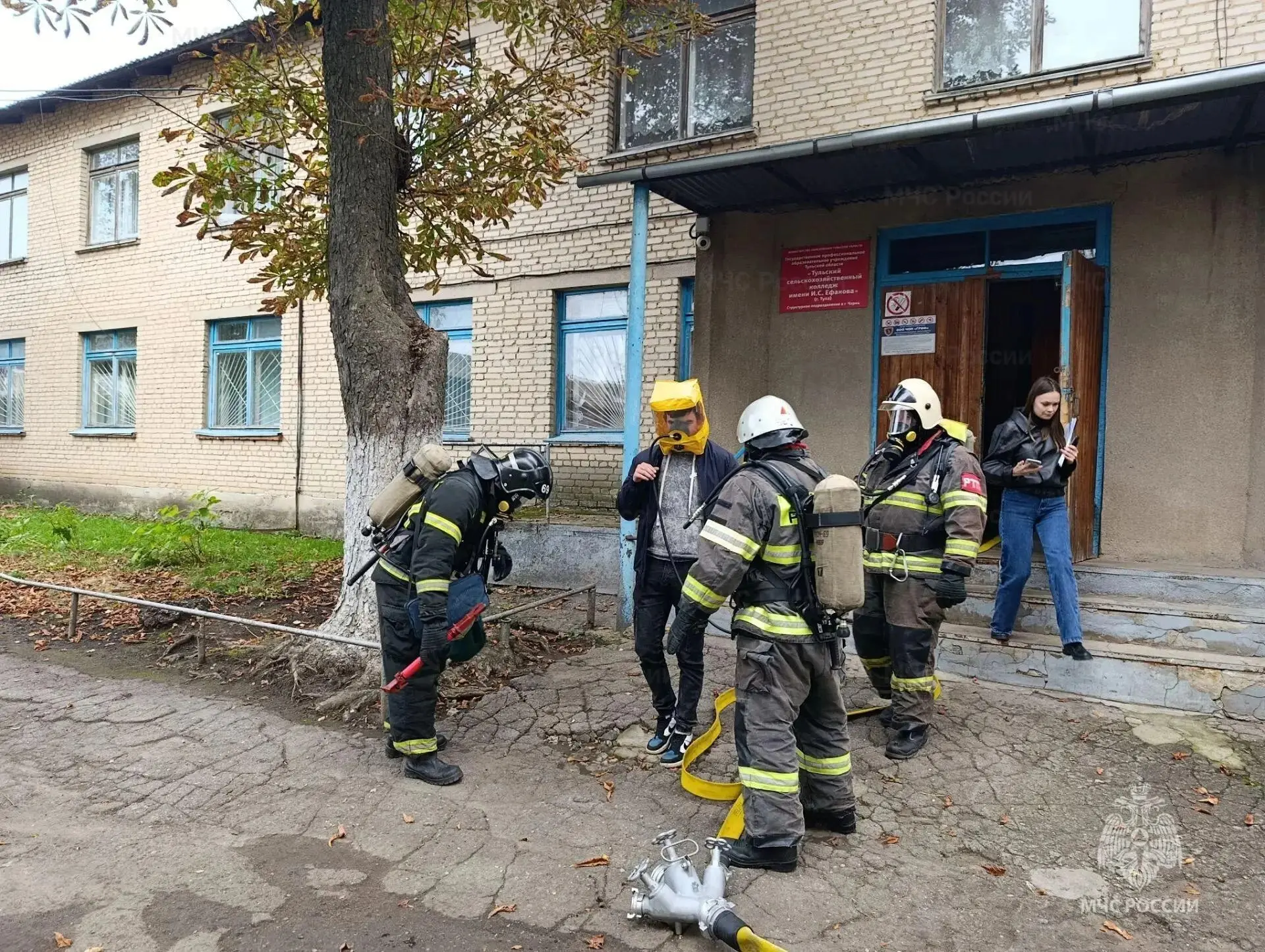 👨‍🚒 Чернские спасатели провели пожарно-тактические учения в образовательном учреждении​