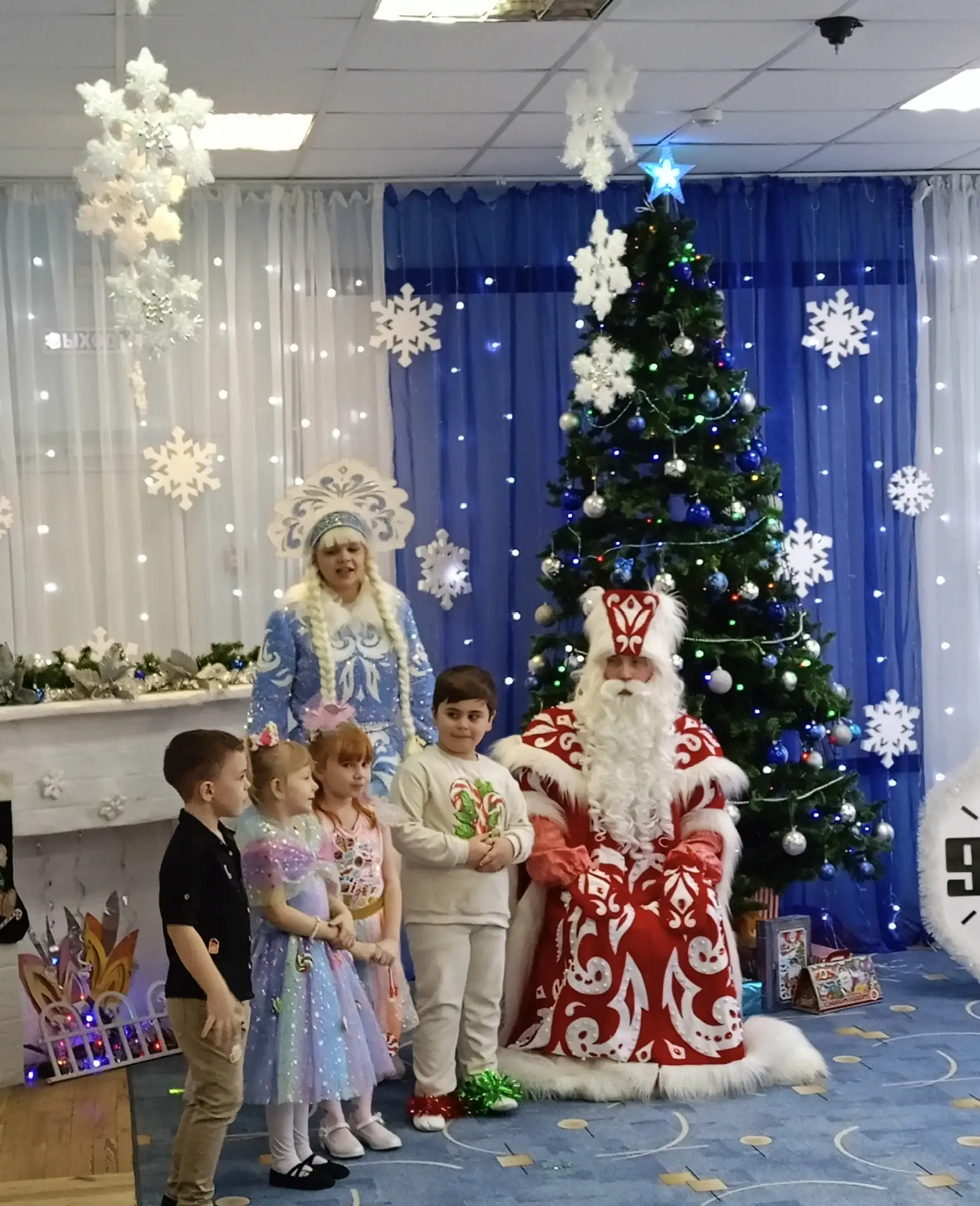 ❄️В дошкольных группах МБОУ «Школа № 97» стартовали сказочные новогодние утренники.    ❄️Эти дни ста