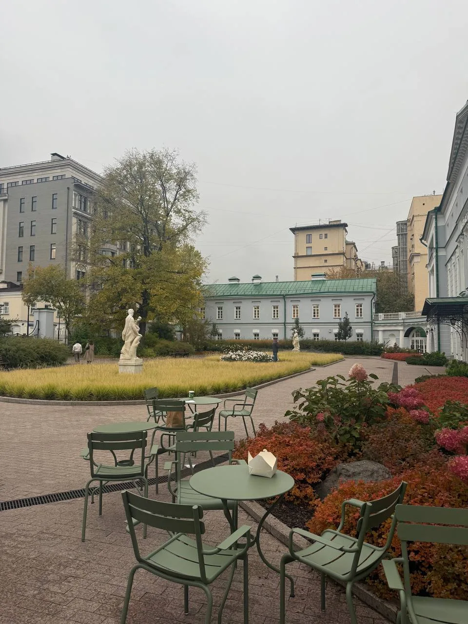 кажется, реально наступила осень 🍂🤧  сегодня как-то особенно чувствовалась эта атмосфера будто бы, в