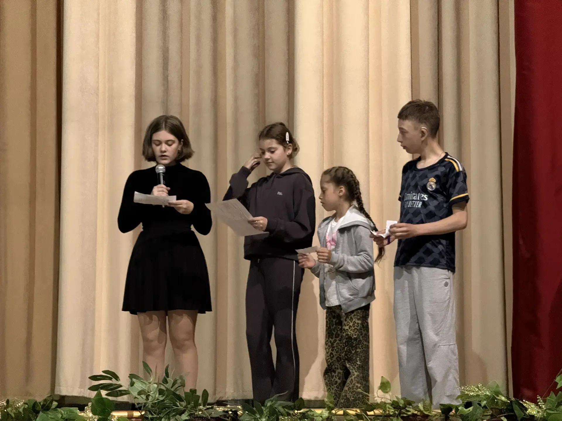 Ещё один день прошёл в нашем летнем оздоровительном лагере.
Утро началось стандартно:  с полезного з
