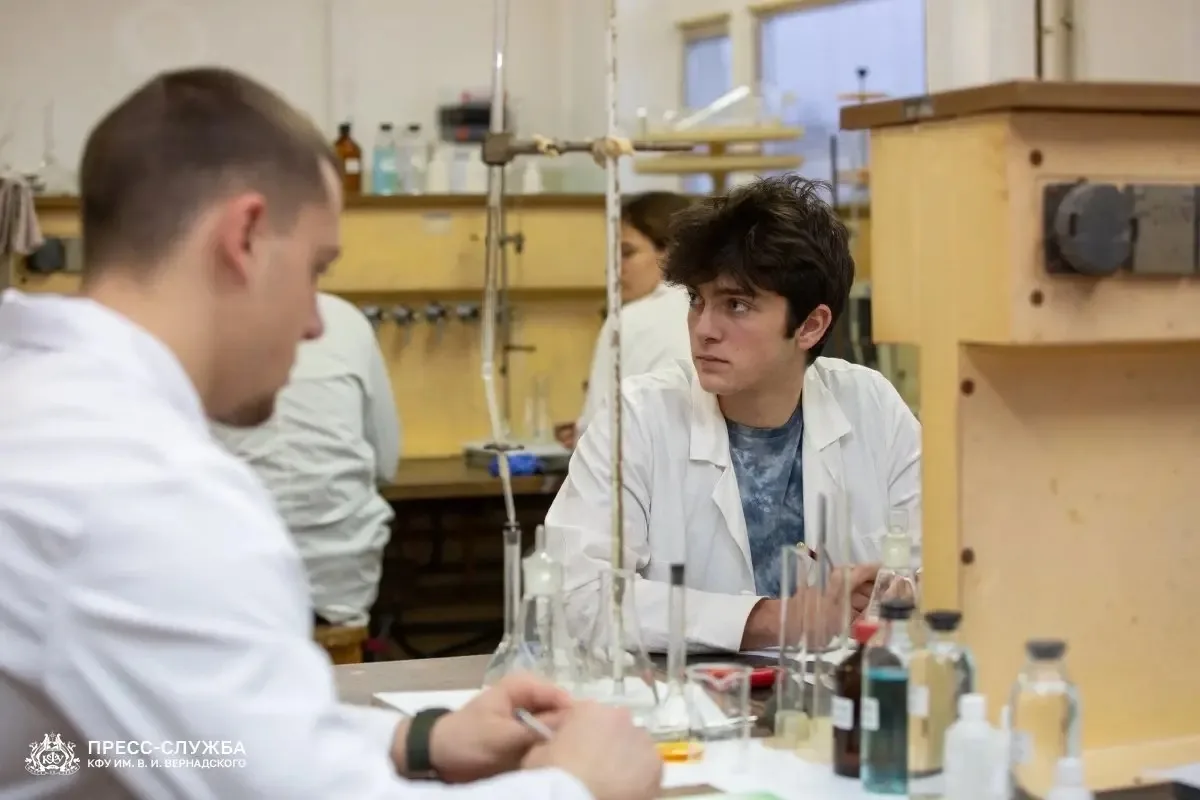 🧪 Крымские выпускники на высоте: 13 стобалльников по химии!