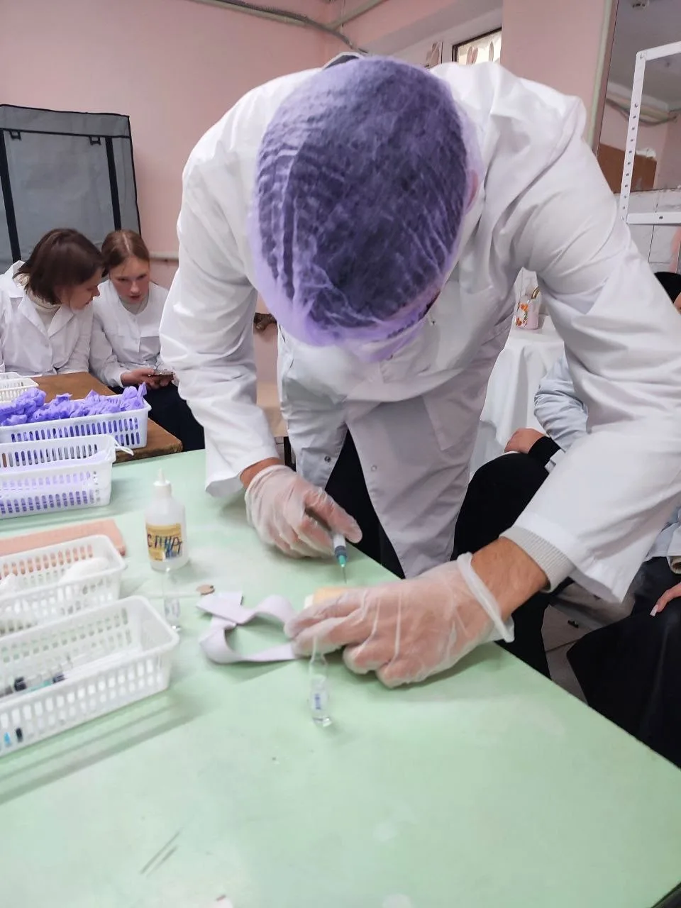 #ПРОФИЛЬНОЕОБУЧЕНИЕ #МЕДКЛАСС45 В Северской ЦРБ открылся кабинет профориентации. В нём ученики медиц