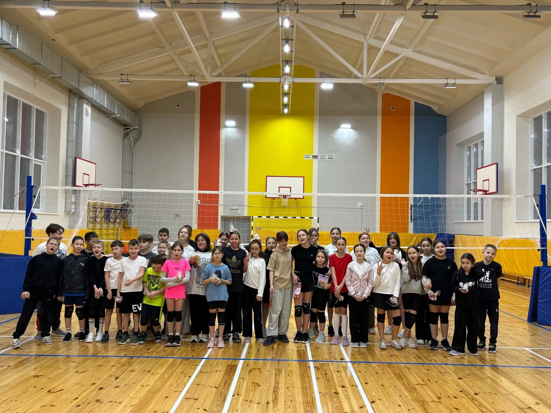 «Подарок к Новому году»: В школе №32 подвели итоги волейбольного турнира 🏐  15 января 2026 года в сп