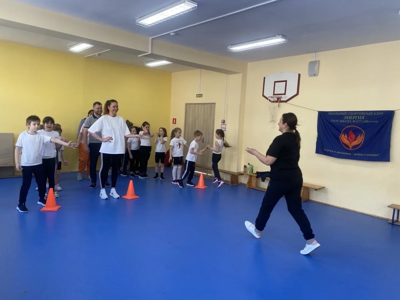 👨‍👩‍👧‍👦🏆В нашей школе состоялся семейный спортивный фестиваль!  Ребята из 2Э вместе со своими родите