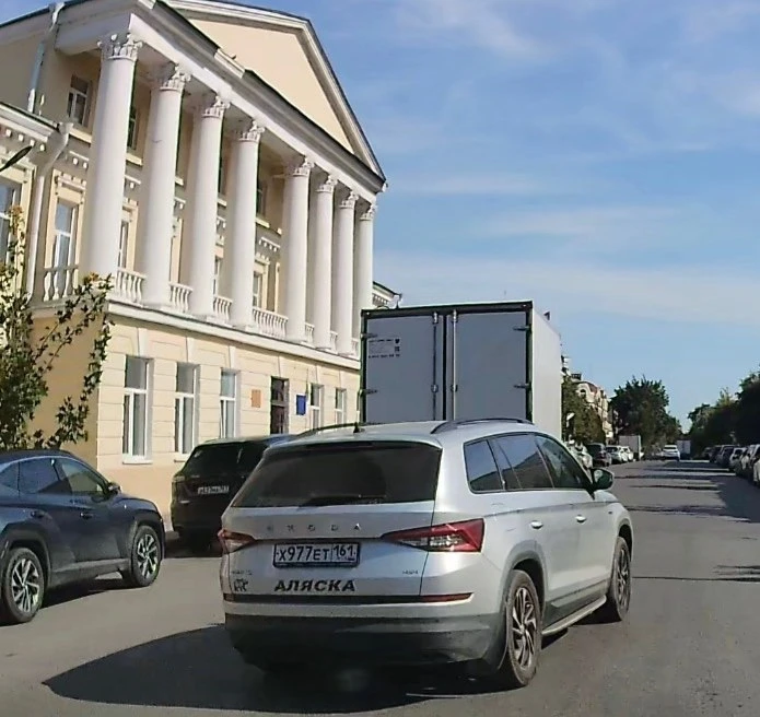 🚨 🚔 ‼️ Как бешеная табуретка пролетел, со свистом и скрежетом, лежачий для него, вооб...