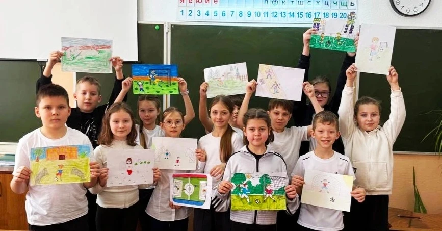 ⚽⚽⚽В рамках Всероссийского фестиваля "Футбол  в школе" в нашем лицее прошла выставка рисунков на фут