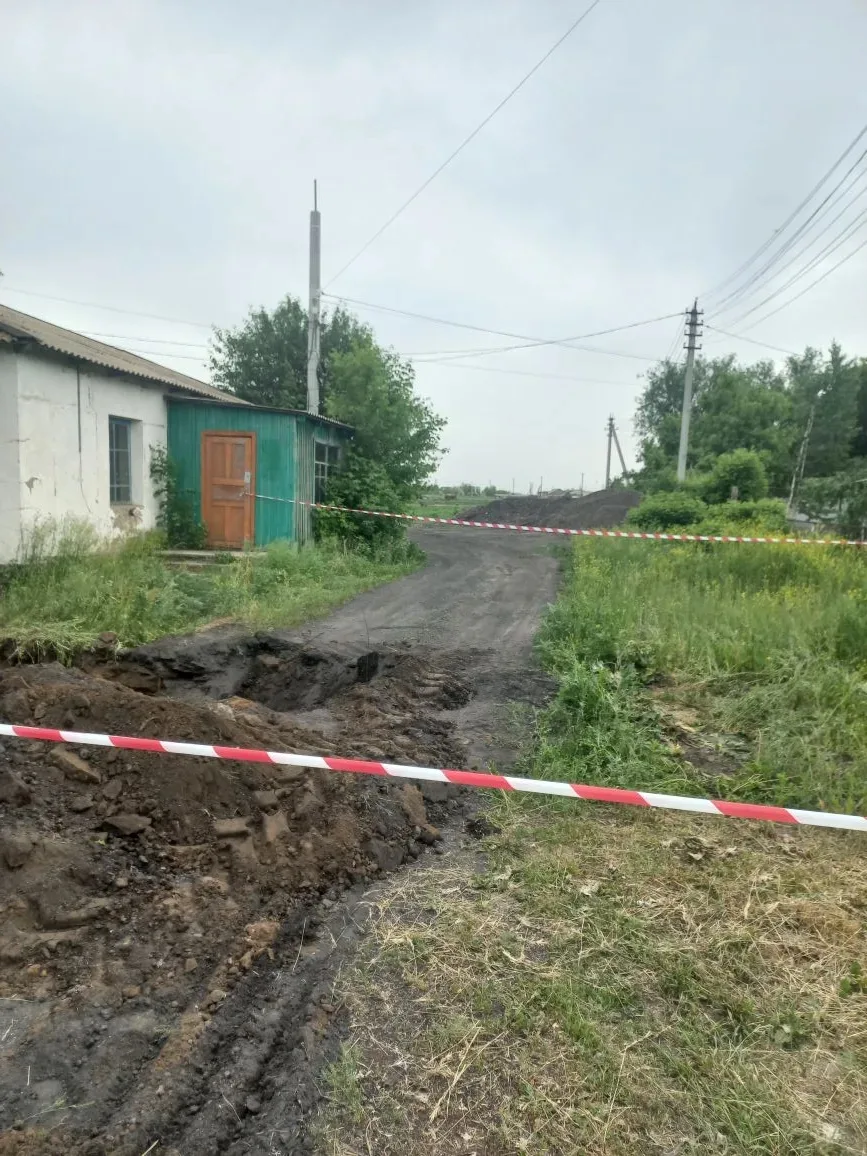 Ремонтная бригада под руководством Сергея Шияна приступила к плановые работам по замене участка тепл