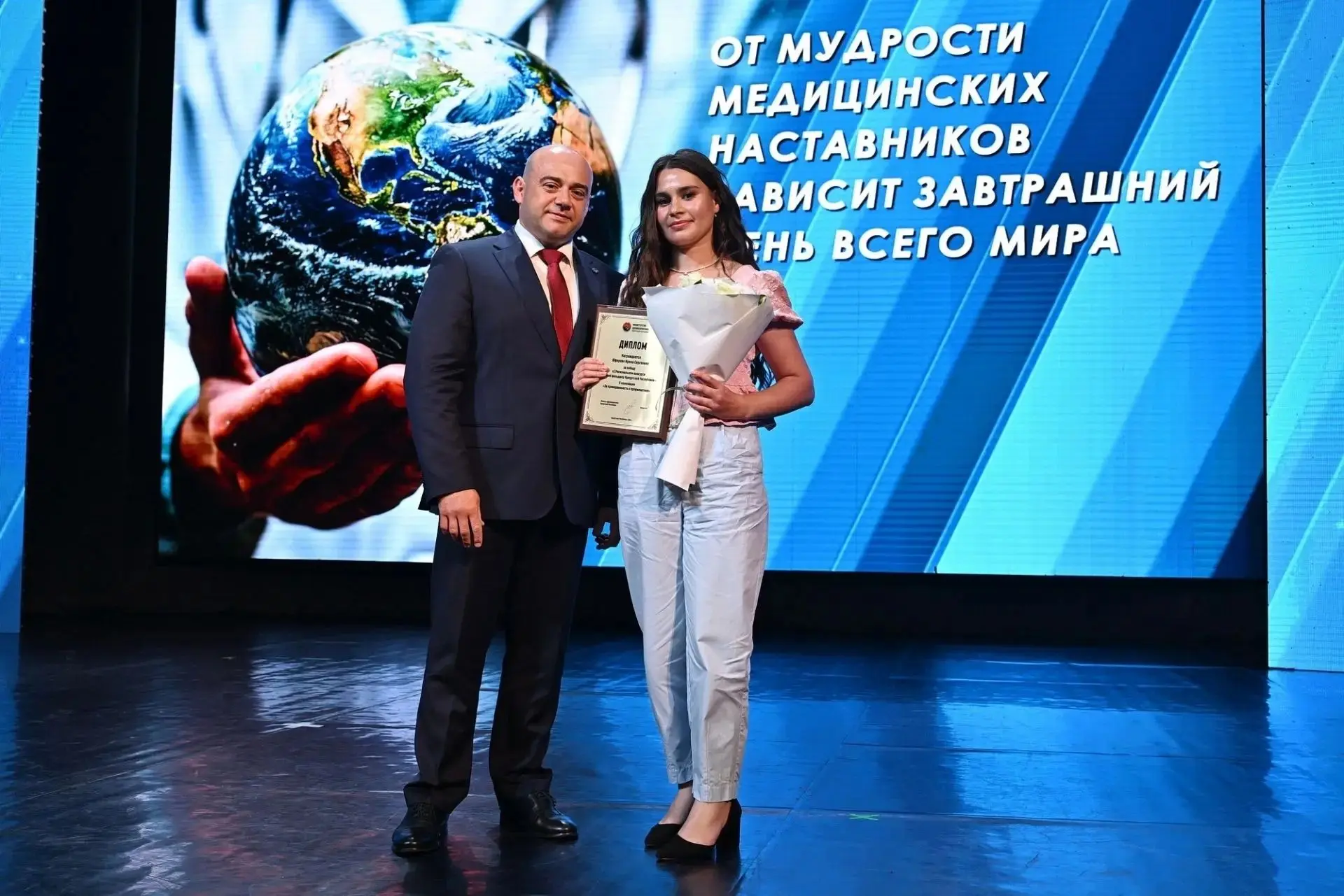 Вчера на торжественном мероприятии в Ижевске, посвященном Дню медицинского работника, прошло награжд