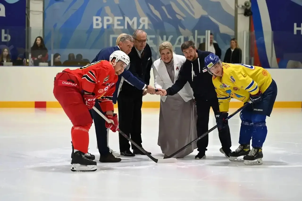 🏒 Серпухов — чемпион! Наши хоккеисты разгромили соперников в финале плей-офф.

На ледовой арене в п
