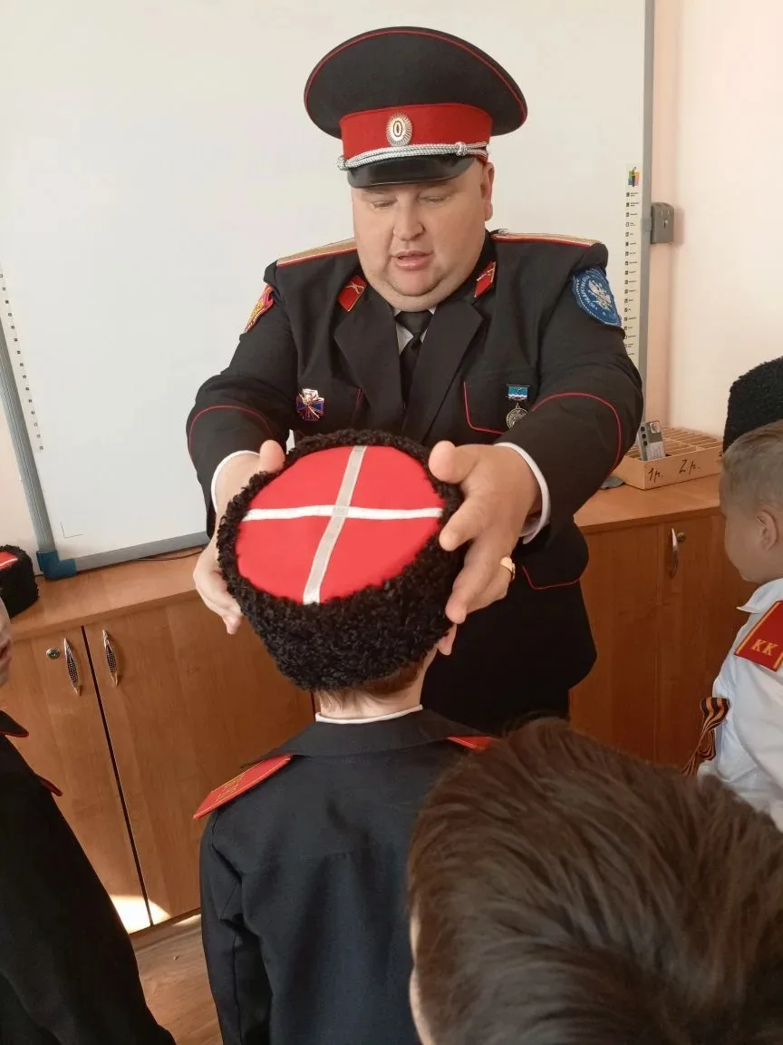 УРОК МУЖЕСТВА   ✏️В преддверии великого праздника Дня Победы в 1 «Д» классе прошел урок Мужества, по