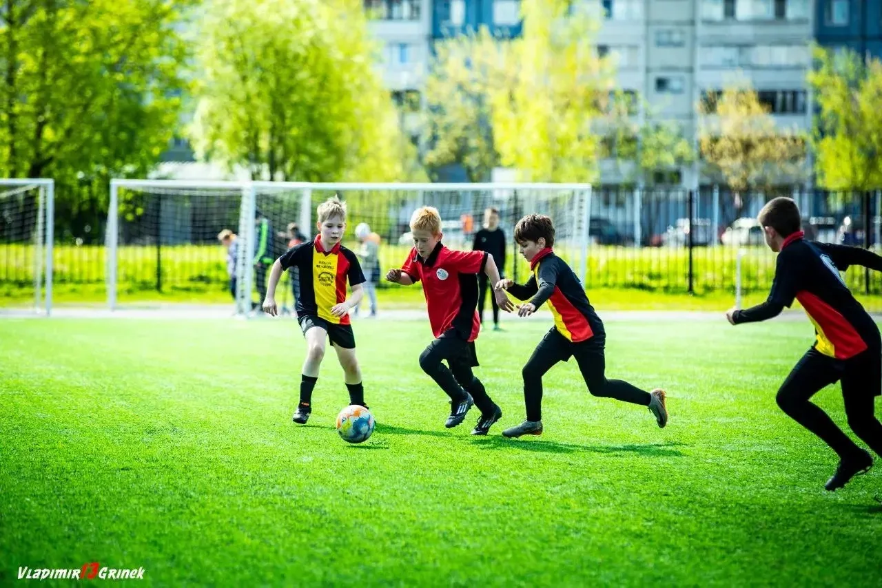 БЛЕСТЯЩАЯ ПОБЕДА НАШЕЙ ФУТБОЛЬНОЙ КОМАНДЫ  ⚽ ⚽⚽   🗓️ 6 мая на стадионе «Ижорец» состоялись финальные