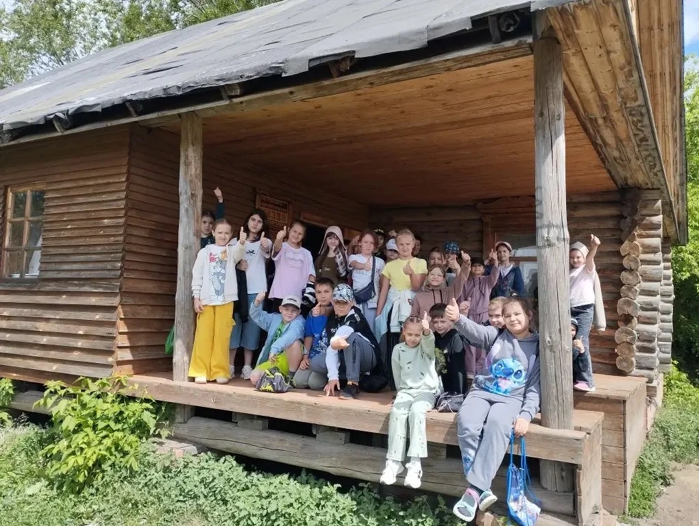 Ах, лето ☀️
Вот так весело и увлекательно проходят летние дни в нашем школьном лагере. 
Ребята с удо