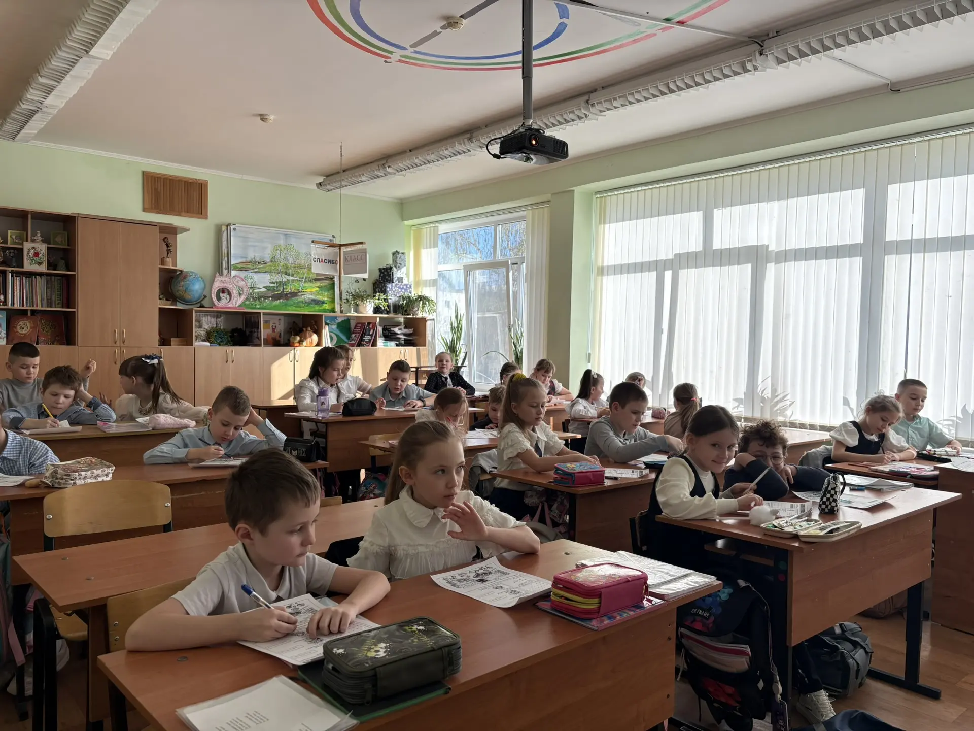 Сегодня в школе прошли традиционные «Разговоры о важном» 🚀  Тема занятия была посвящена космическим 