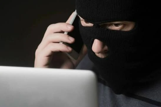 ❗Перед Днём учителя мошенники могут активизировать схемы обмана через школьные и родите...