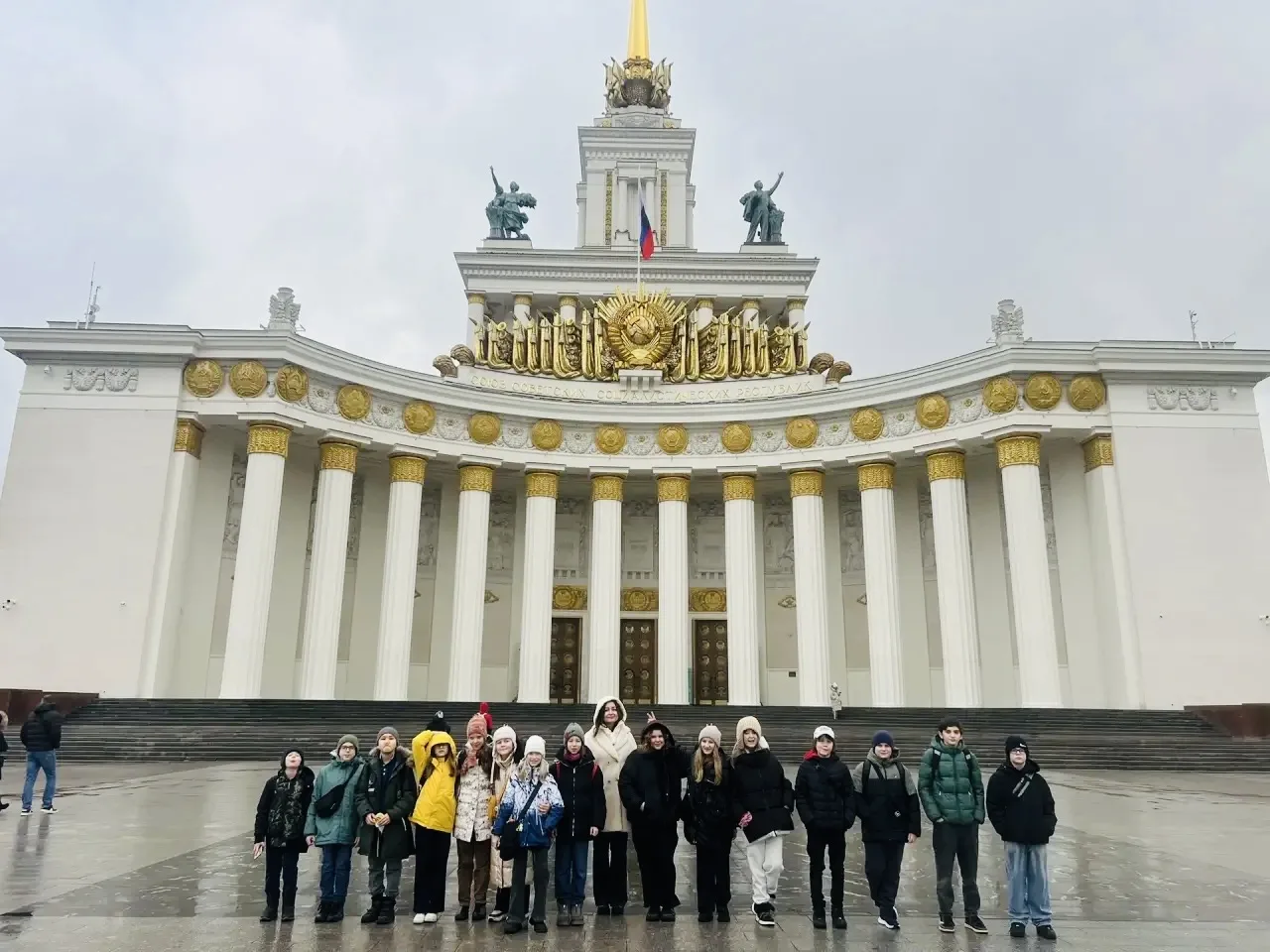 Наши пятиклассники посетили выставку всемирно известных произведений искусства   🎆 Образ Москвы - но