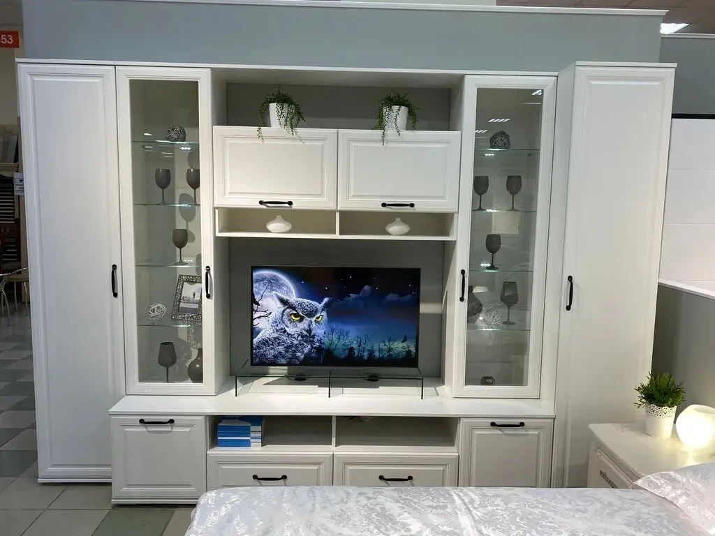 Фасады гостиной Кельн выполнены в белом цвете с мягким софт-эффектом 😍
