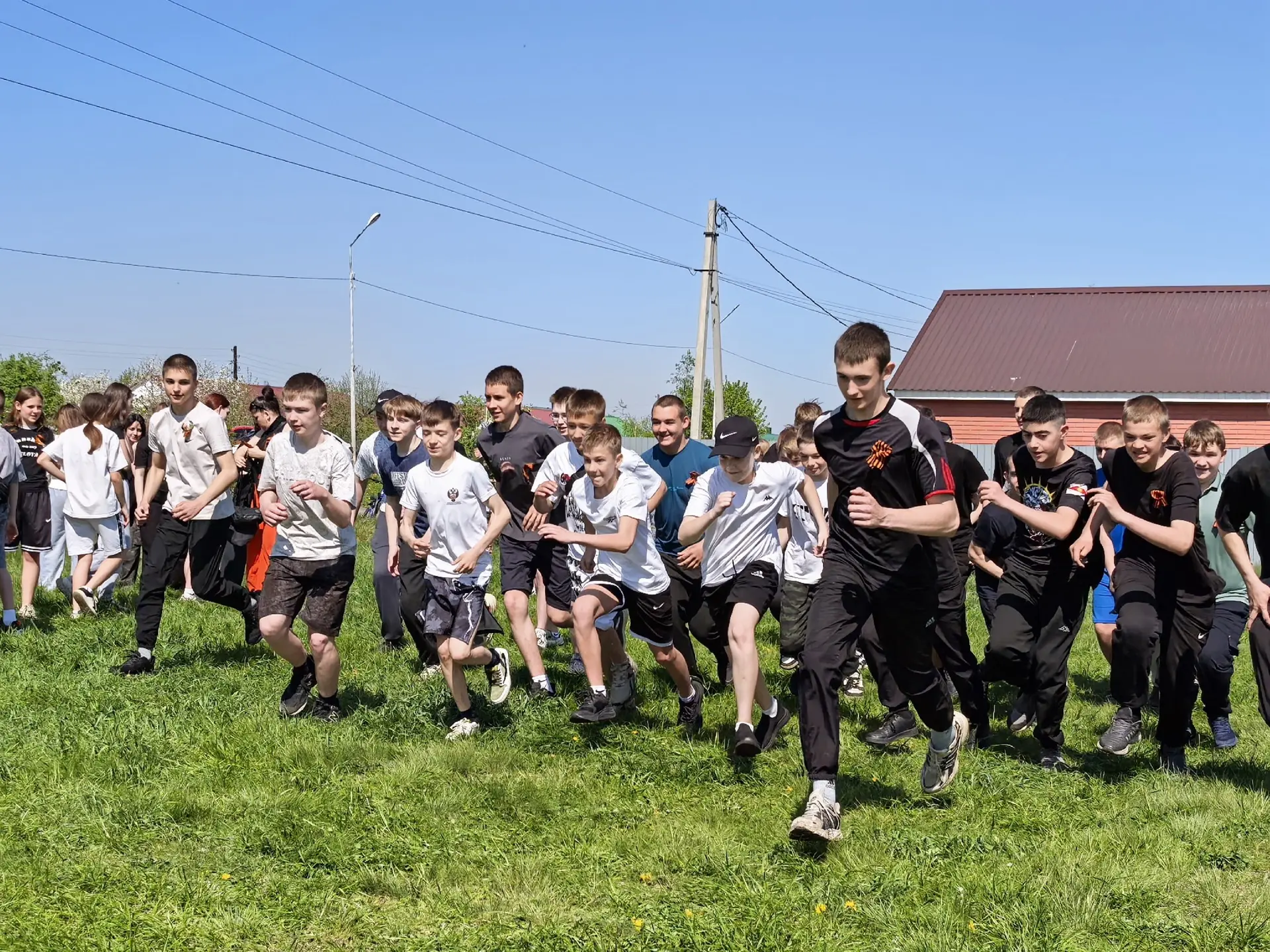 💪🇷🇺 День здоровья в МБОУ «Комсомольская СОШ» — ярко, дружно и с патриотическим настроением!  Сегодня