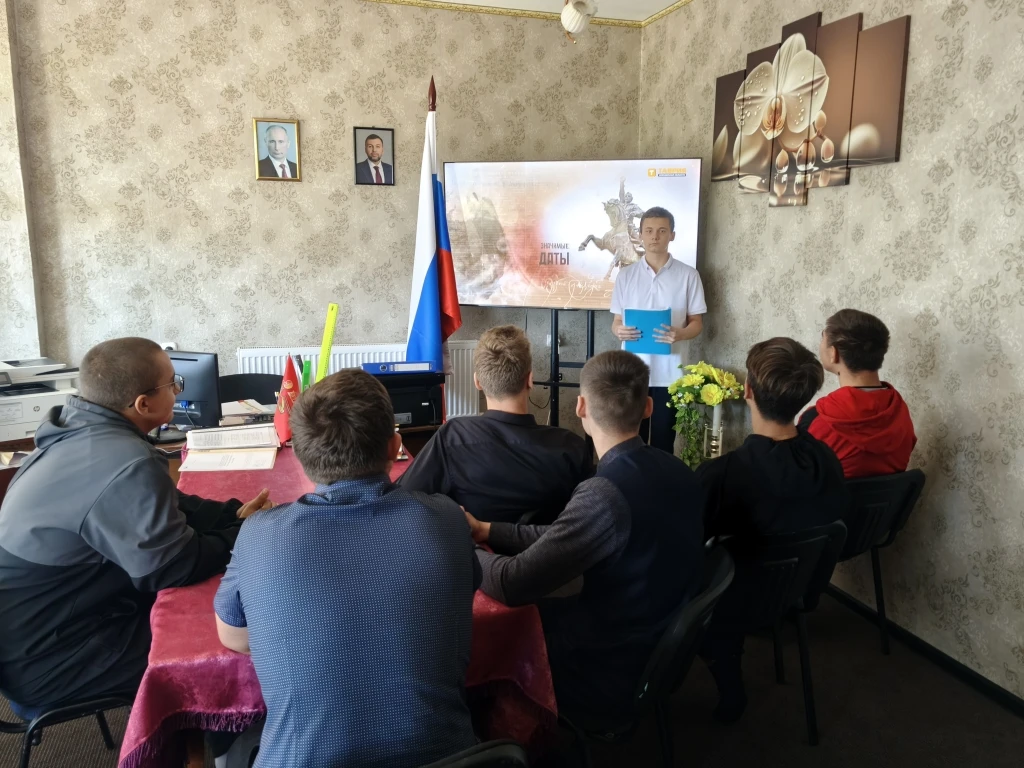 В МБУ "Красноармейский СДК" прошёл круглый стол для учащихся ГБОУ «Красноармейская школ...