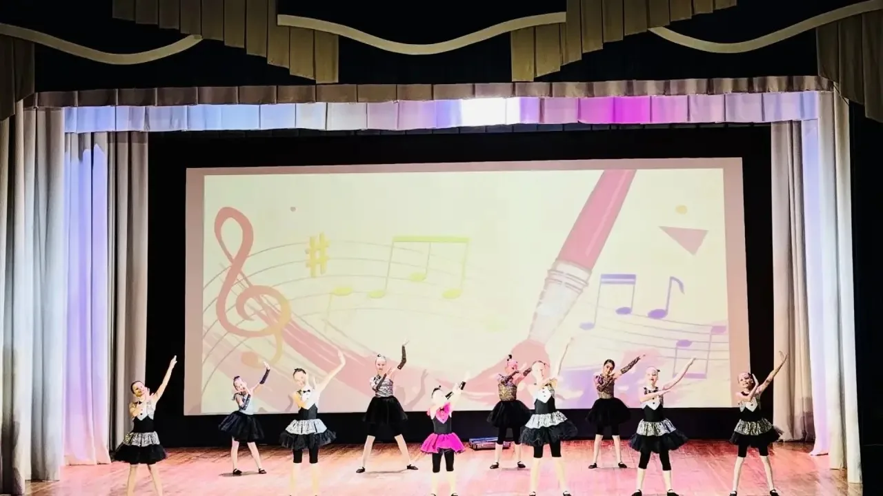 💃 Сегодня участницы Образцового хореографического ансамбля «Сувенир» (руководитель Лип...