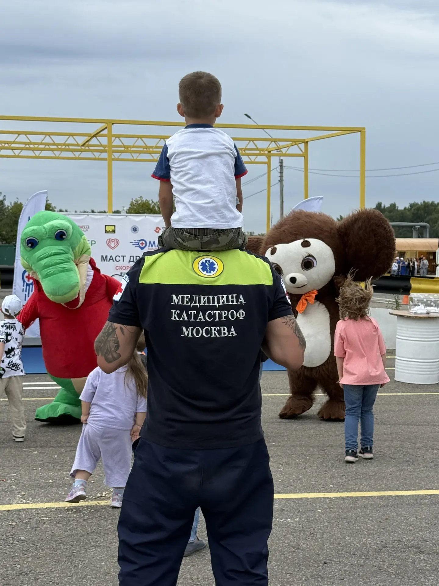 🍊 А у нас тут Чебурашка и Крокодил Гена!