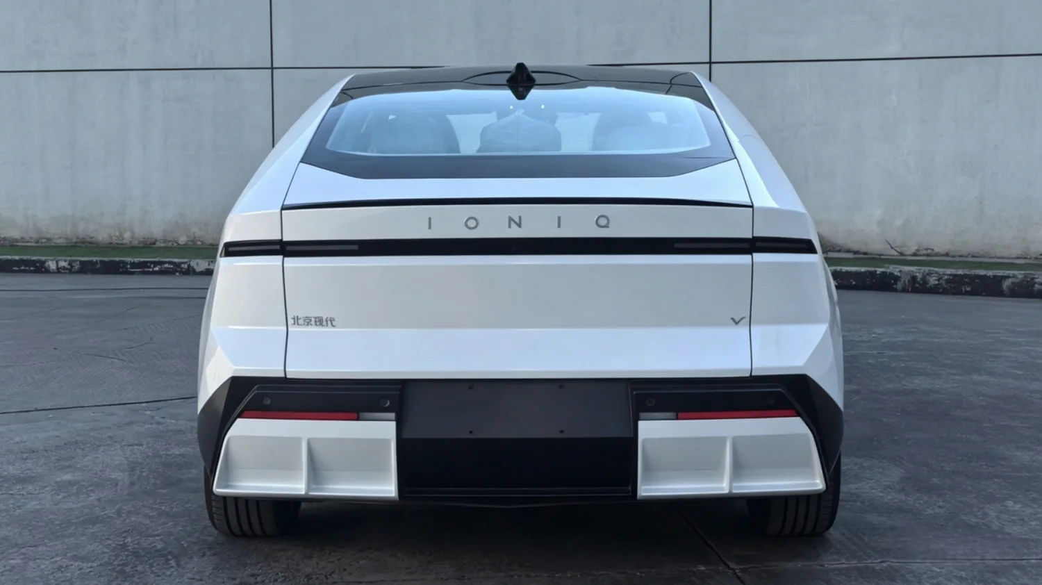 Hyundai раскрыл характеристики нового Ioniq V   Электроседан для китайского рынка получит версии на 