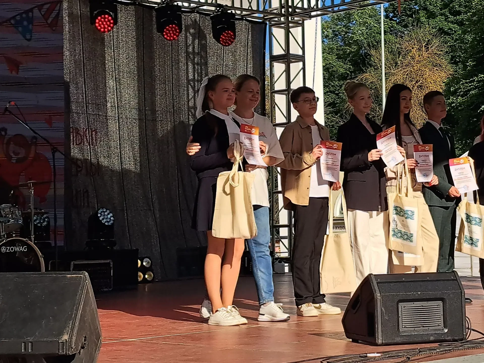 🎉 Отличные новости! 🎉Участники нашего Школьного медиацентра — настоящие звёзды! 🌟Анна Архипова и 
