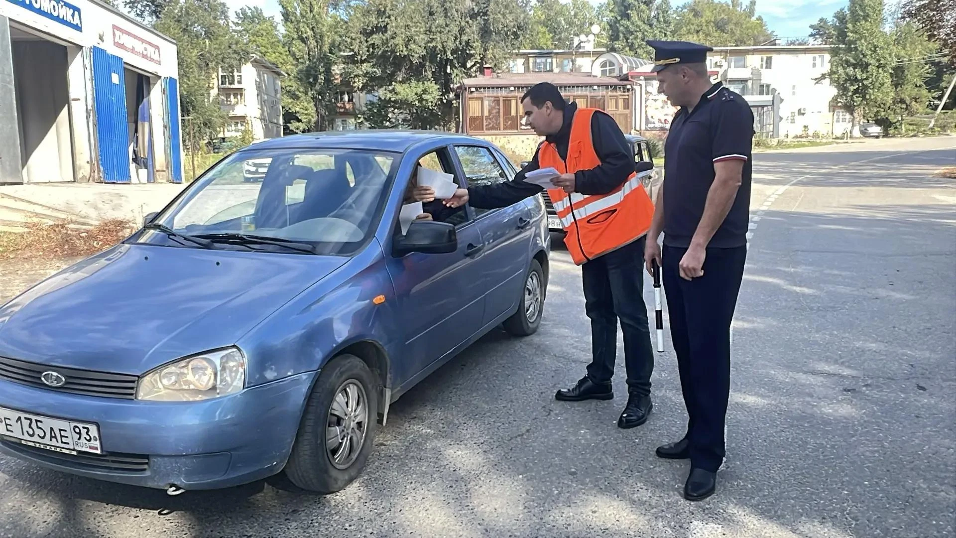 Сотрудники ГИБДД и железной дороги напомнили автомобилистам о правилах переезда 🚈