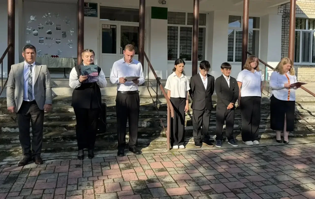 БЕСЛАН. 1 СЕНТЯБРЯ. 2004 ГОДА. ЭТУ БОЛЬ НЕ ЗАЛЕЧИТЬ.