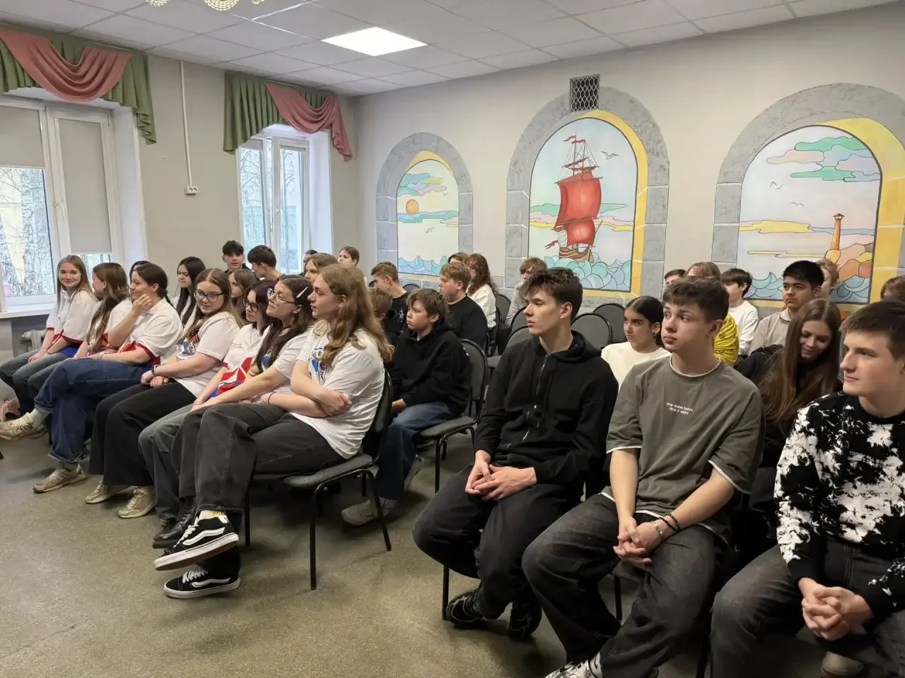 Сегодня, 26 апреля, в МБОУ ДО «Академия развития» произошла встреча, которая никого не оставила равн