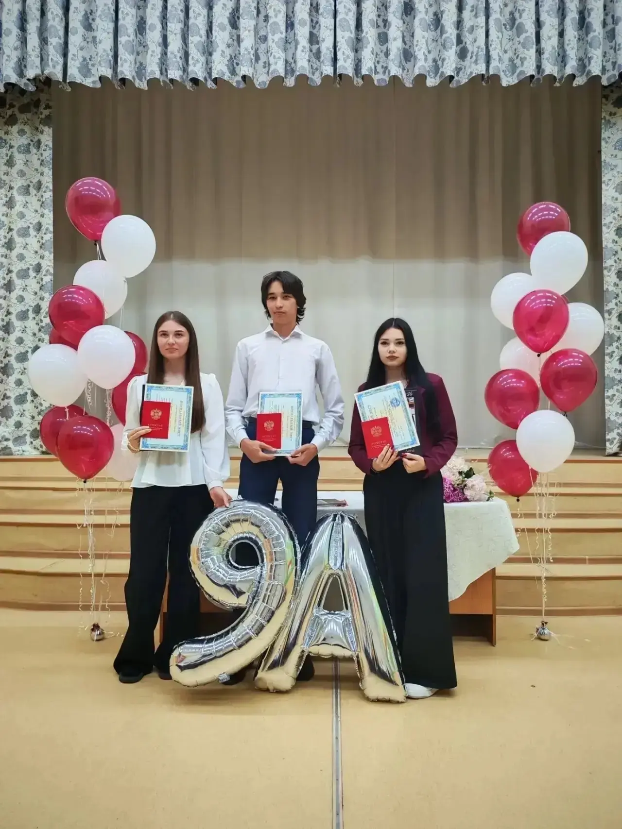 Дорогие выпускники «А» класса, поздравляю вас с окончание 9 класса. И я, как ваш классный руководите