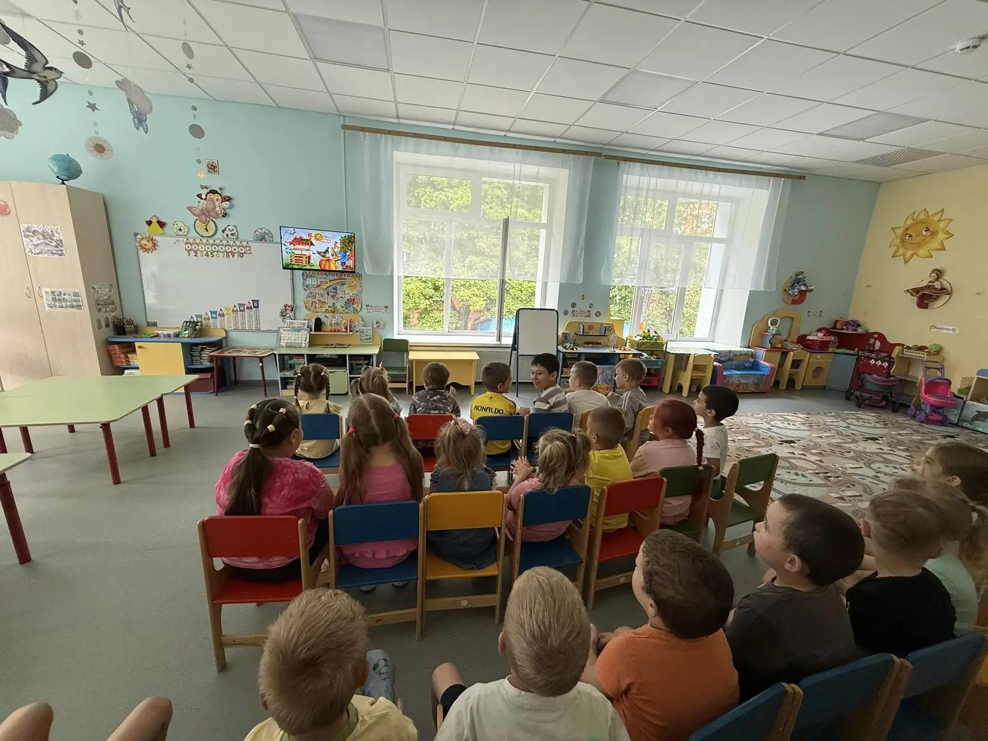 Дошкольное отделение (Мкр.1-й, д.5/8)
 Динь-динь, балалайка!
Сегодня, 23 июля, в нашей группе «Солны