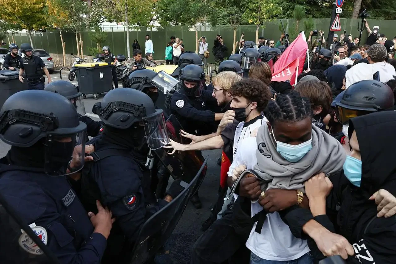 Во Франции 1 483 несовершеннолетним грозит суд после протестов