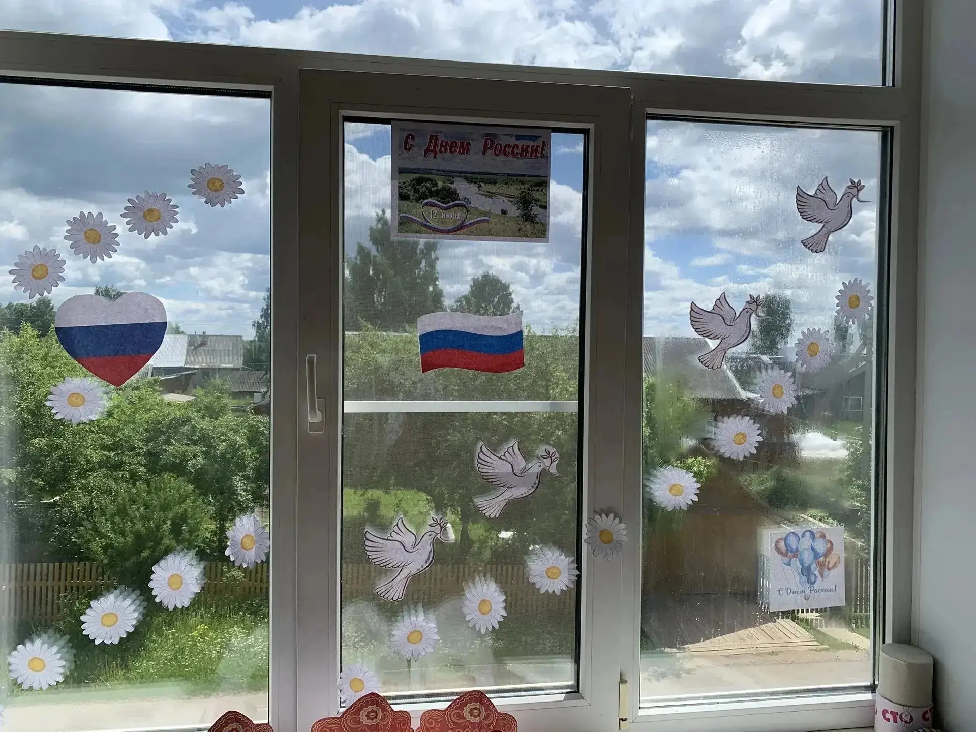 Девятый день лагеря на базе Вохомской школы — празднование Дня России 🇷🇺 
 
Программа дня:
Интелле