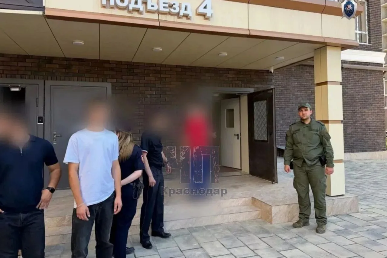 В Майкопе 20-летний парень столкнул подругу с 16 этажа!

В ночь с 29 на 30 июля во дворе многоэтажки